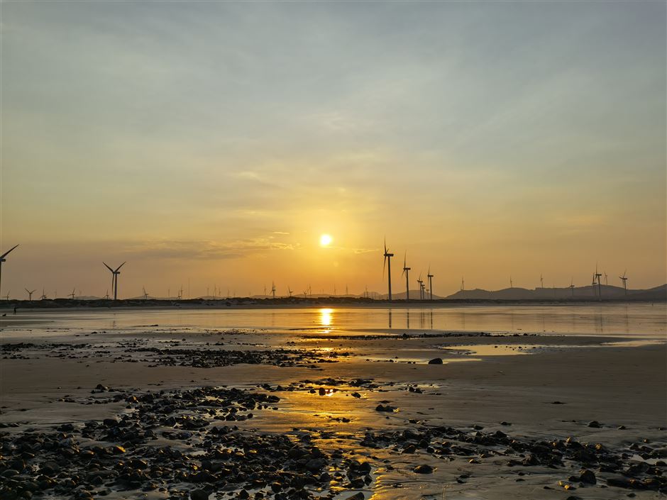 赢创达成2025年业绩指引，并确认2026年收益展望  